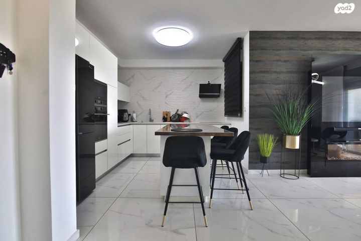 דירה, ש"י עגנון, משכנות האומנים, קרית מוצקין