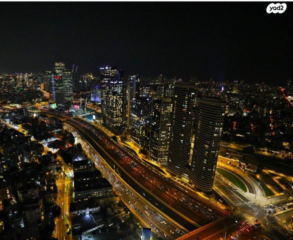 טריפלקס, גבעתיים