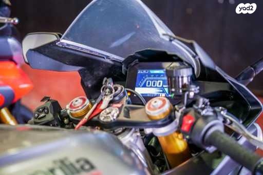 אפריליה RSV4R