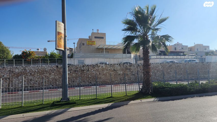 סמטת אודם 18
