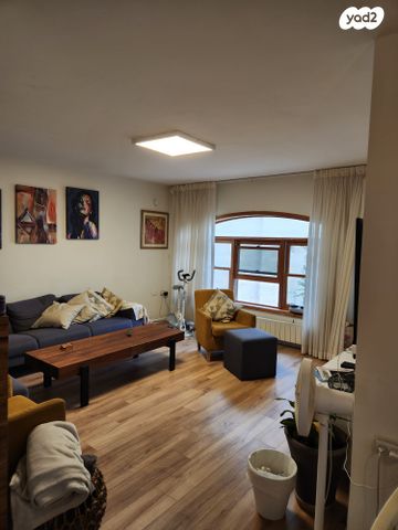 דו משפחתי, כרמים, מעוז ציון א', מבשרת ציון