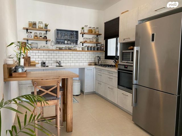 דירה, זית 3, החורש, חריש