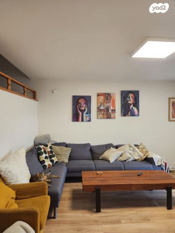 דו משפחתי, כרמים, מעוז ציון א', מבשרת ציון