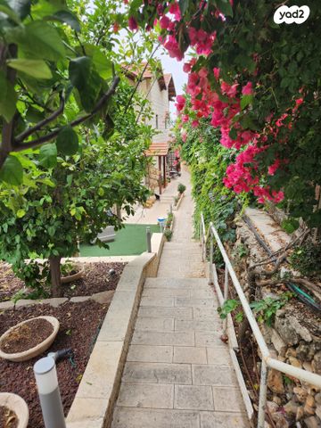 דו משפחתי, כרמים, מעוז ציון א', מבשרת ציון