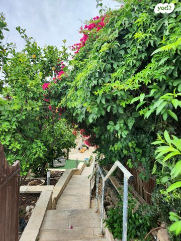 דו משפחתי, כרמים, מעוז ציון א', מבשרת ציון