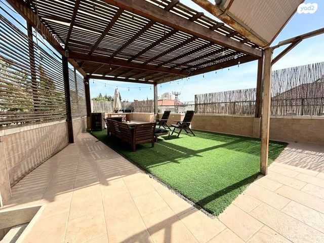 גג/ פנטהאוז, מנחם אוסישקין, רחביה, ירושלים