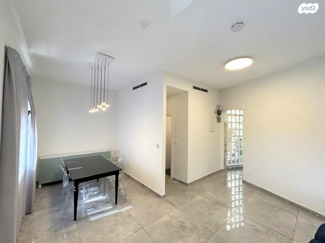 גג/ פנטהאוז, מנחם אוסישקין, רחביה, ירושלים