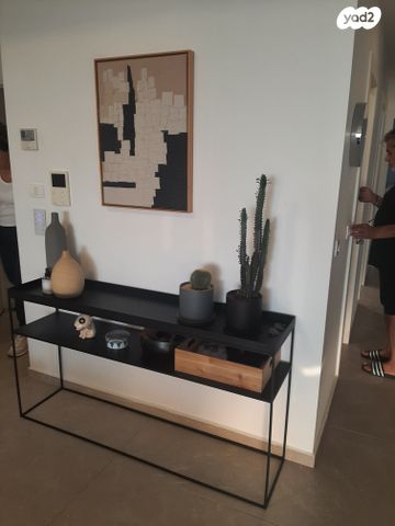 דירה, אריק איינשטיין, הרצליה ב', הרצליה