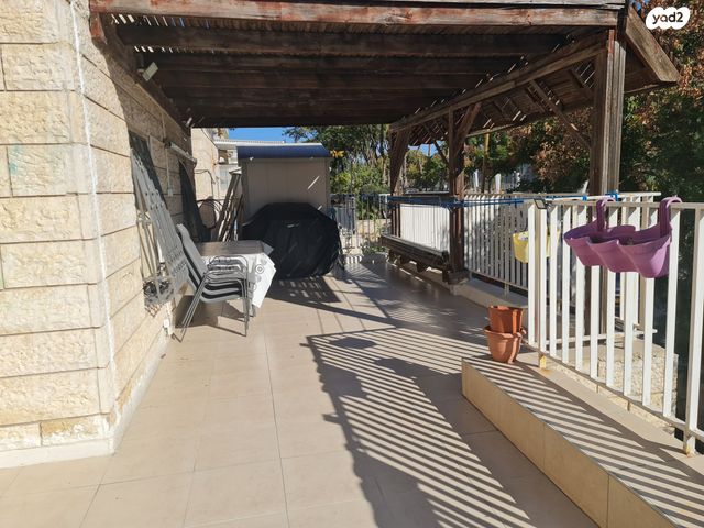 דירה, אדם, ארמון הנציב, תלפיות מזרח, ירושלים