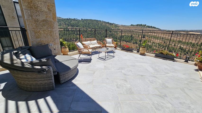 גג/ פנטהאוז, אבנר חי שאקי, גילה, ירושלים