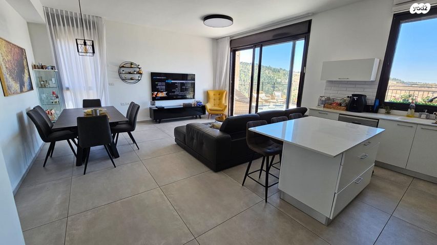 גג/ פנטהאוז, אבנר חי שאקי, גילה, ירושלים