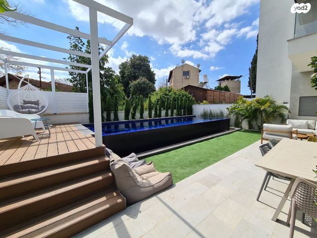 בית פרטי/ קוטג', מתחם גרינברג, הוד השרון