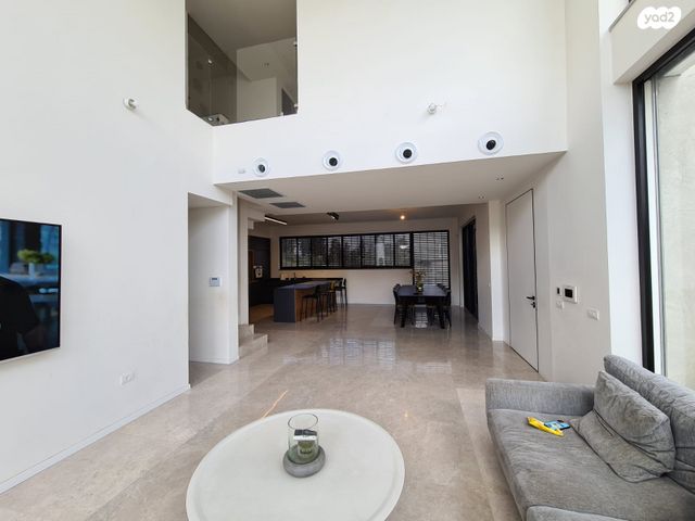 בית פרטי/ קוטג', מתחם גרינברג, הוד השרון