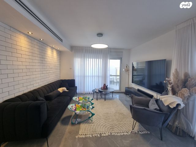 גג/ פנטהאוז, יקינטון, קרית ביאליק