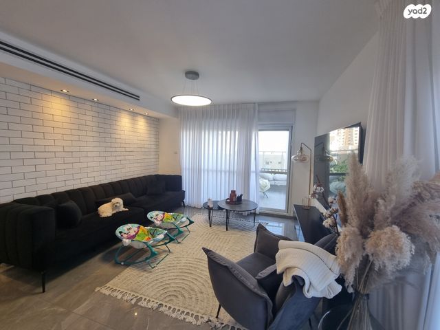 גג/ פנטהאוז, יקינטון, קרית ביאליק