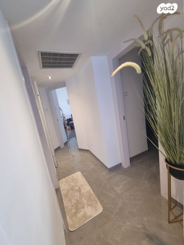 גג/ פנטהאוז, יקינטון, קרית ביאליק