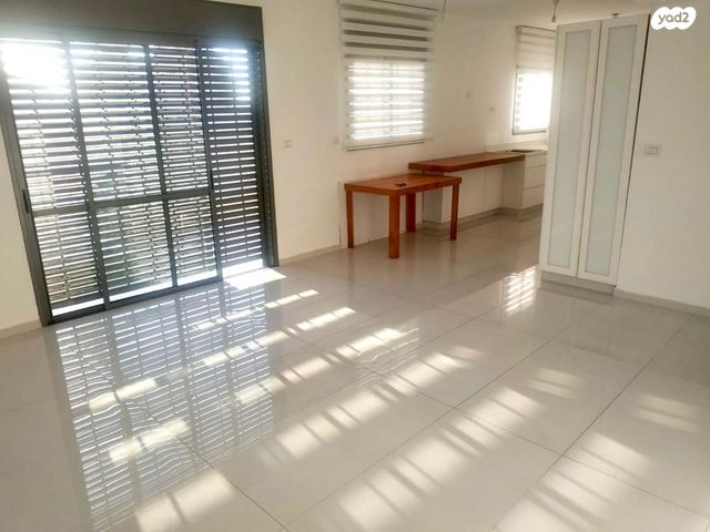 גג/ פנטהאוז, יהודה הלוי 41, מרכז העיר דרום, נתניה