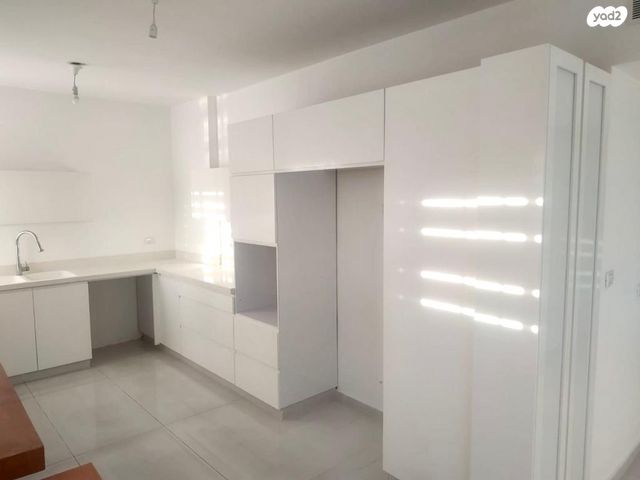 גג/ פנטהאוז, יהודה הלוי 41, מרכז העיר דרום, נתניה