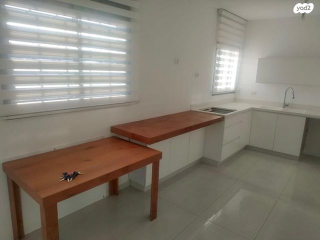 גג/ פנטהאוז, יהודה הלוי 41, מרכז העיר דרום, נתניה