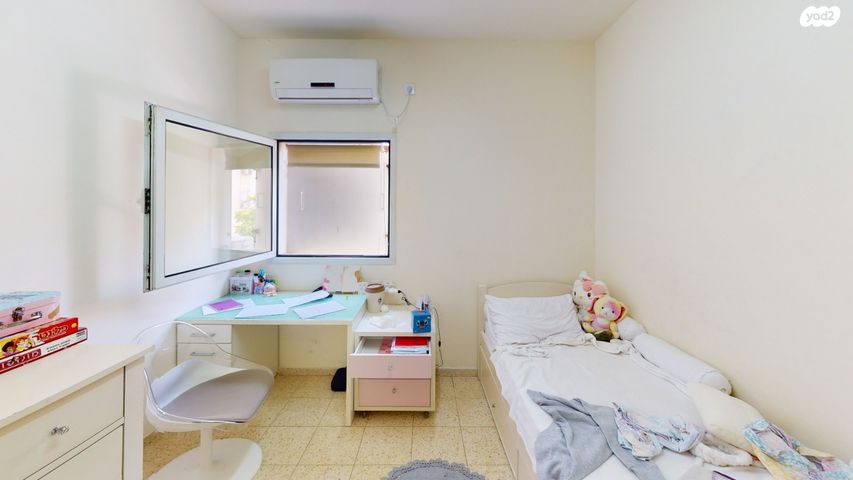 דירת גן, הלל, הרצליה