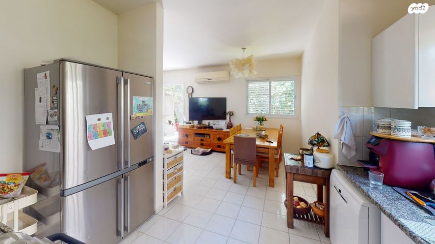 דירת גן, הלל, הרצליה