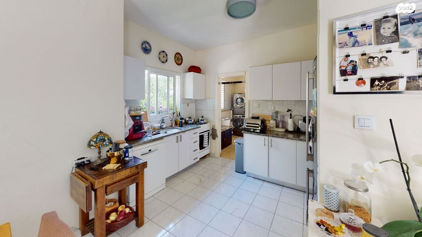 דירת גן, הלל, הרצליה