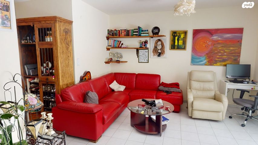 דירת גן, הלל, הרצליה