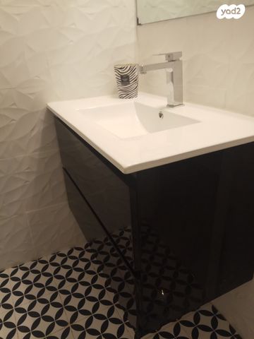 בניין מגורים, קסל, הרצליה, חיפה