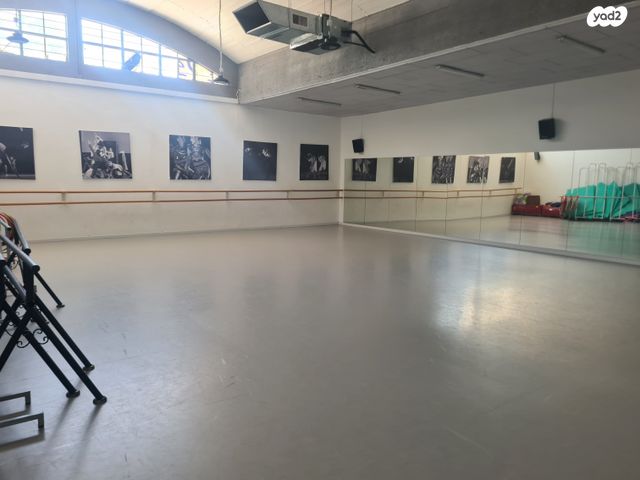 אולמות, כפר סבא