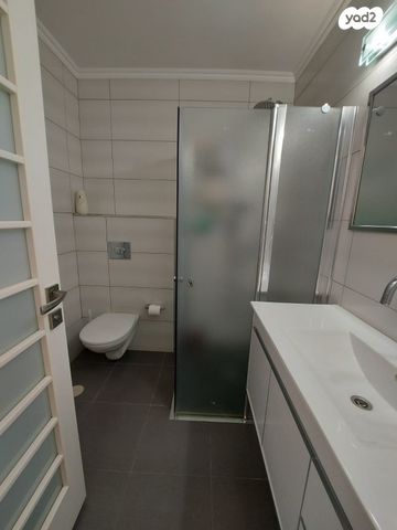 דו משפחתי, לבאות, ערד