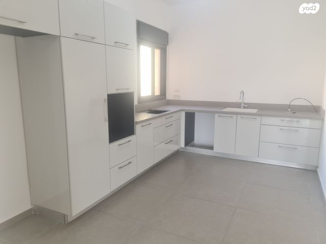 דירה, יצחק גרציאני, נווה זמר, רעננה