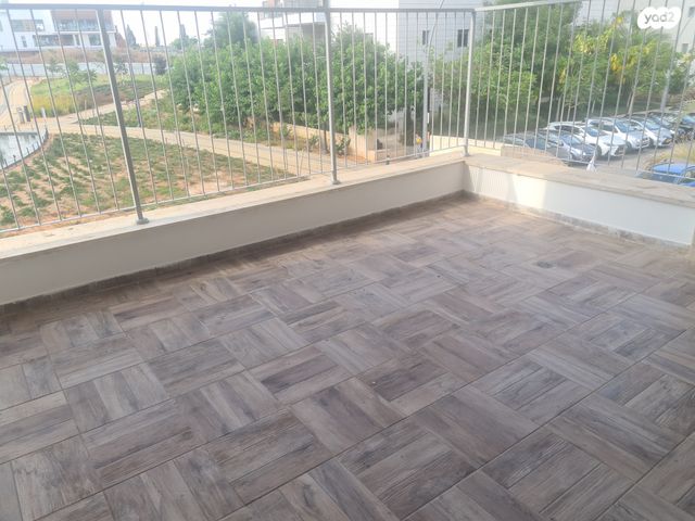 דירה, יצחק גרציאני, נווה זמר, רעננה