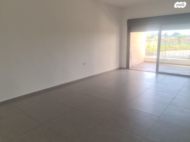 דירה, יצחק גרציאני, נווה זמר, רעננה