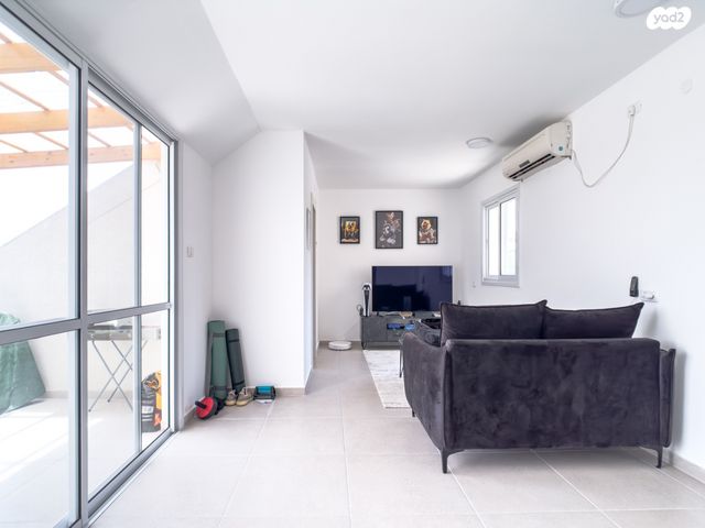 דופלקס, ששת הימים 17, אריאל