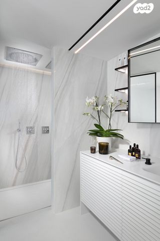 דירה, גרציאני יצחק, גני שרונה, קרית הממשלה, תל אביב יפו