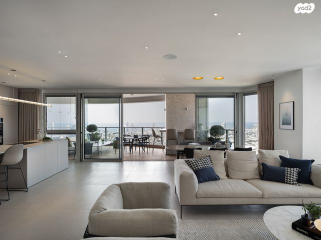 דירה, גרציאני יצחק, גני שרונה, קרית הממשלה, תל אביב יפו