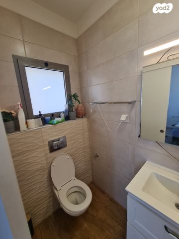 גג/ פנטהאוז, עבודה, אברמסקי, קרית אתא