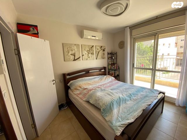 דו משפחתי, חלוקי נחל, נופי סלע, מעלה אדומים