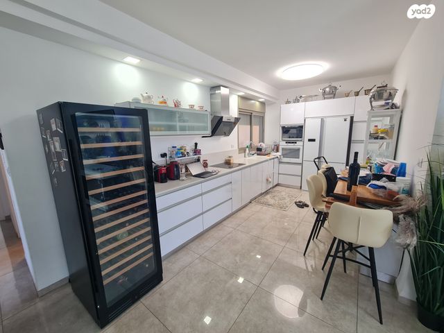 גג/ פנטהאוז, עבודה, אברמסקי, קרית אתא