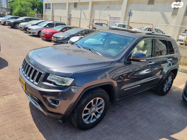 מודעת רכב ג'יפ גרנד צ'ירוקי
