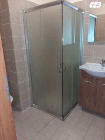 אביה השופט 1