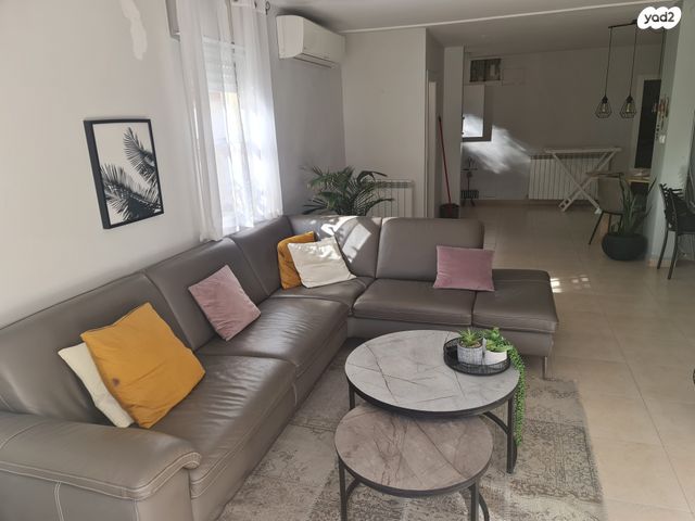 דירה, אדם, ארמון הנציב, תלפיות מזרח, ירושלים