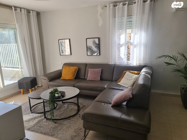 דירה, אדם, ארמון הנציב, תלפיות מזרח, ירושלים