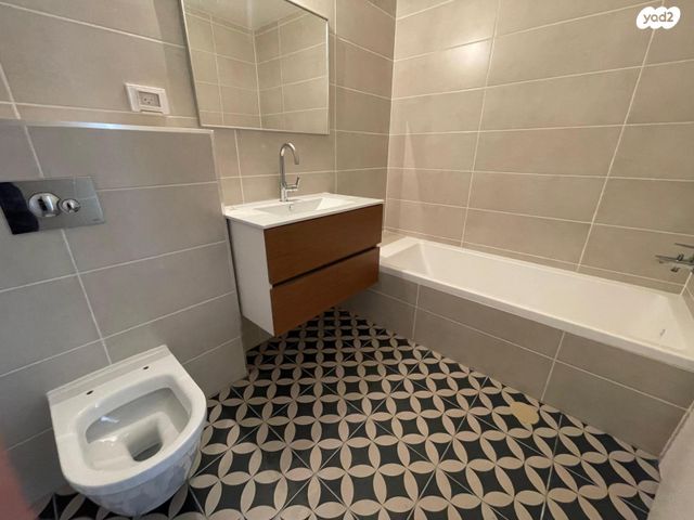 דירה, גרציאני יצחק, גני שרונה, קרית הממשלה, תל אביב יפו