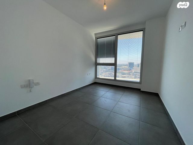 דירה, גרציאני יצחק, גני שרונה, קרית הממשלה, תל אביב יפו