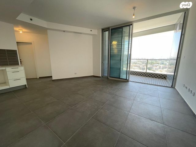 דירה, גרציאני יצחק, גני שרונה, קרית הממשלה, תל אביב יפו