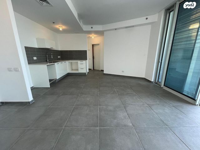 דירה, גרציאני יצחק, גני שרונה, קרית הממשלה, תל אביב יפו