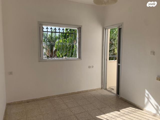 דו משפחתי, הרמטכלים, הוד השרון