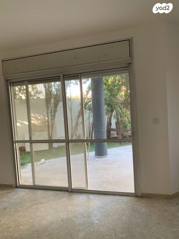 דו משפחתי, הרמטכלים, הוד השרון