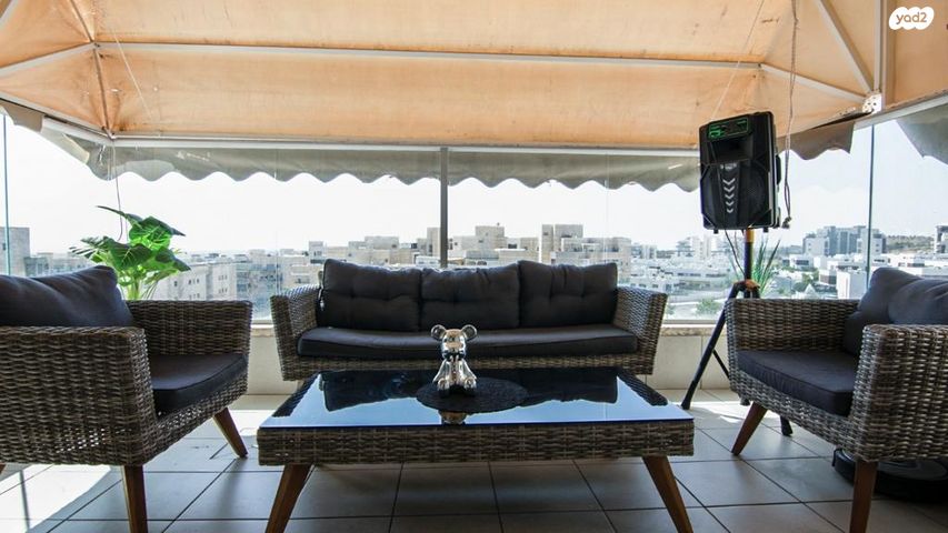 דירה, משה קהירי, רמות הרכס, באר שבע